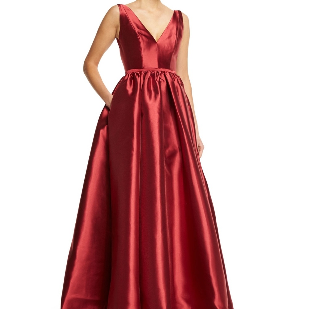 Monique Lhuillier Sleeveless Red Ball Gown 8
